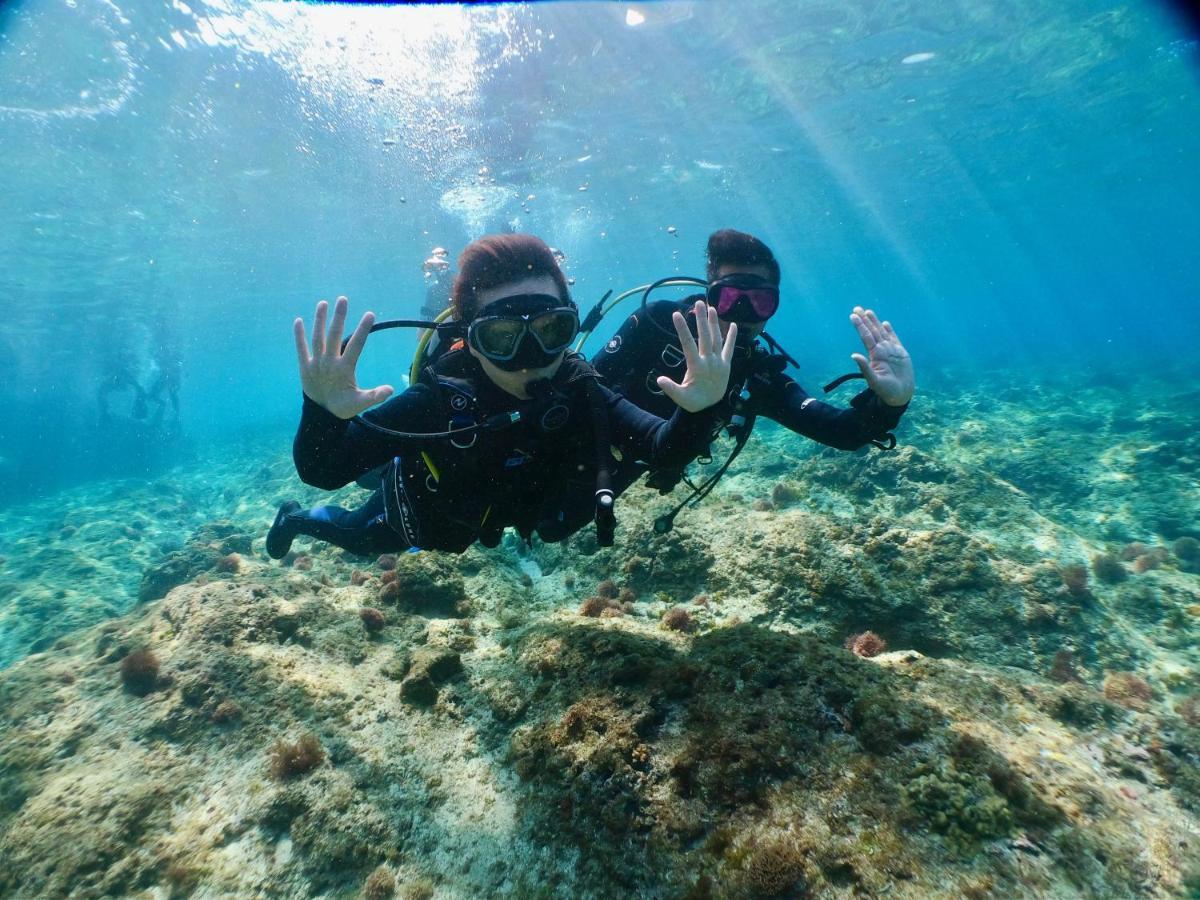 Stay Liuqiu Diving Hostel Сяолюцю Екстер'єр фото