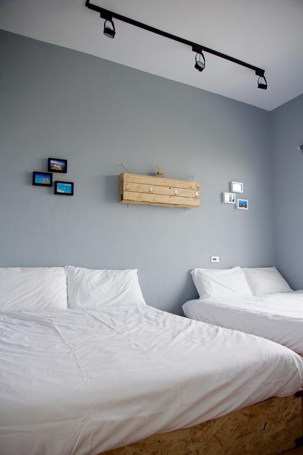 Stay Liuqiu Diving Hostel Сяолюцю Екстер'єр фото