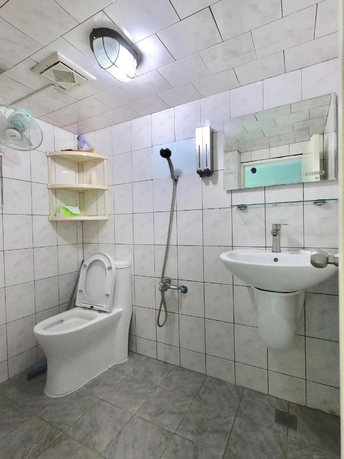 Stay Liuqiu Diving Hostel Сяолюцю Екстер'єр фото